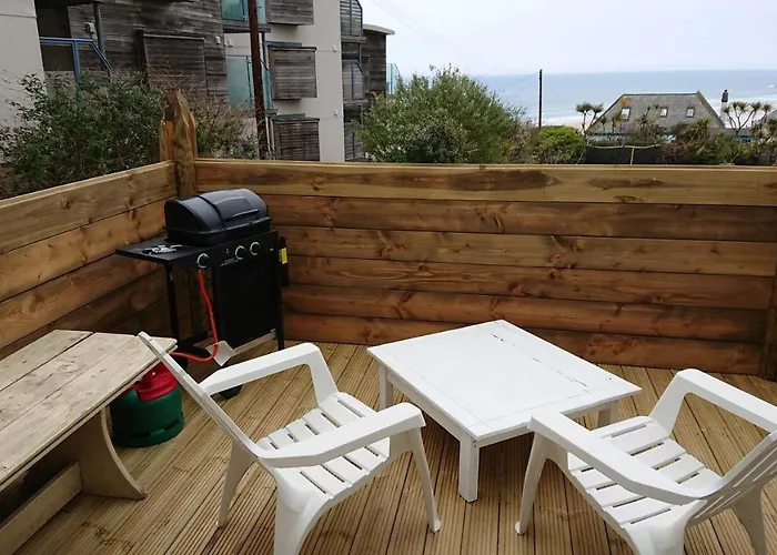 Surf Lookout - King Size En-Suite With Sea Views