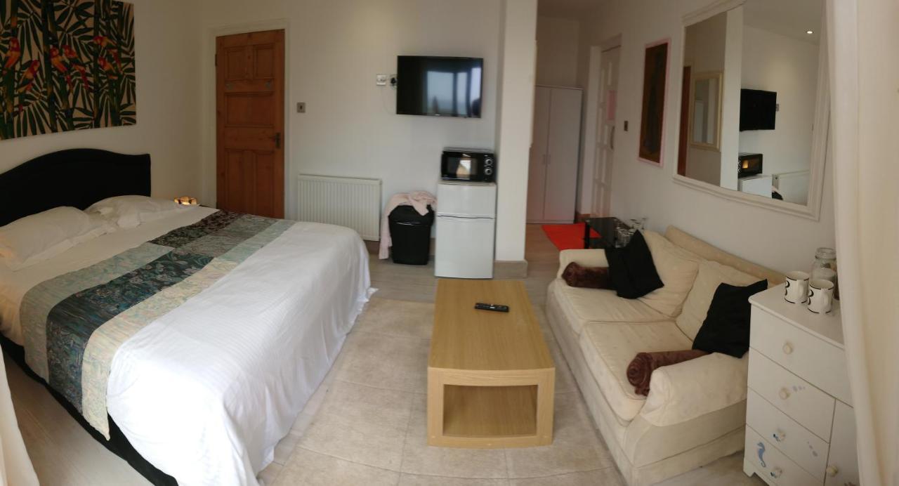 Surf Lookout - King Size En-suite With Sea Views * Newquay (Cornwall)