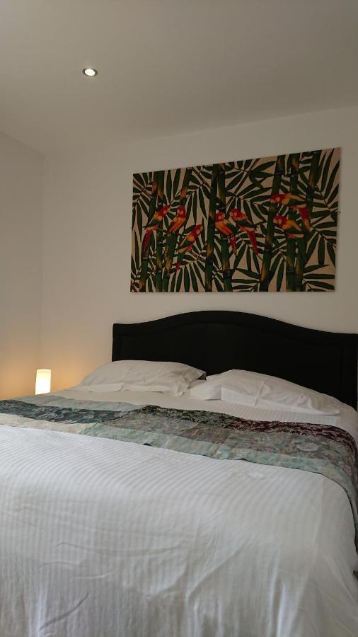 Surf Lookout - King Size En-suite With Sea Views * Newquay (Cornwall)